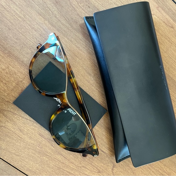 Saint Laurent sunglasses - Picture 1 of 4